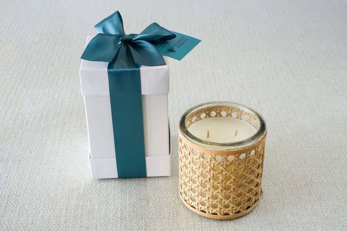 B's Knees candle - Peacock