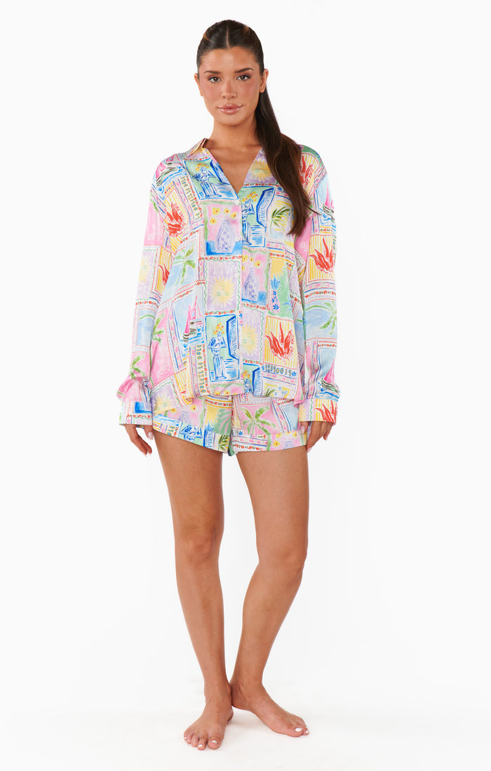 badge_model-wears-size-s