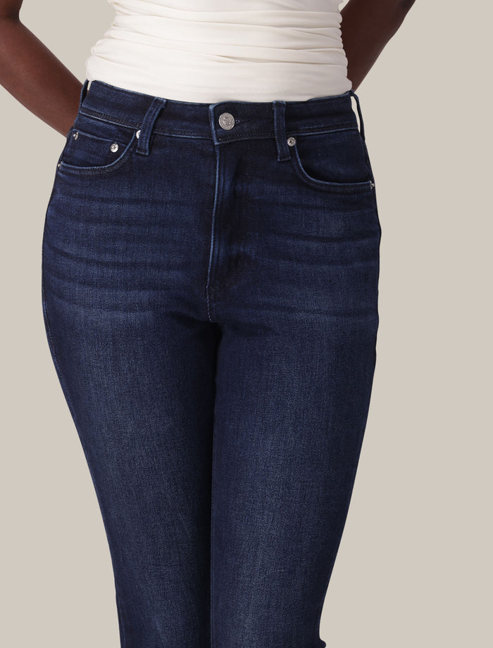 Hayley High-Rise Sculpt Jeans Forever New