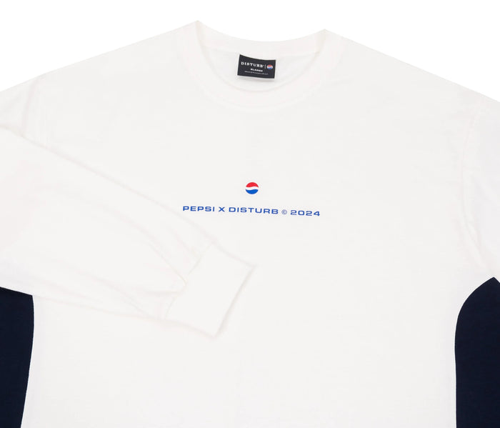 Trademark Longsleeve in Off-white - Four Street